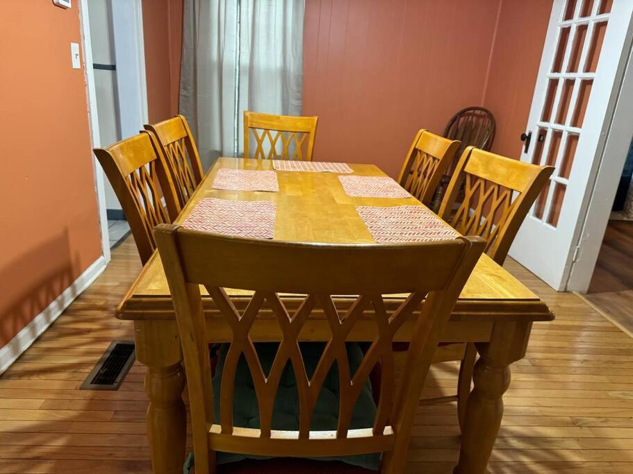 Comforting Getaway-Sleeps 6-Walk To Falls! Ниагарски водопад Екстериор снимка