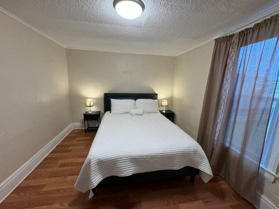 Comforting Getaway-Sleeps 6-Walk To Falls! Ниагарски водопад Екстериор снимка